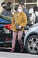 kristen bell hits up yoga class with a friend 05