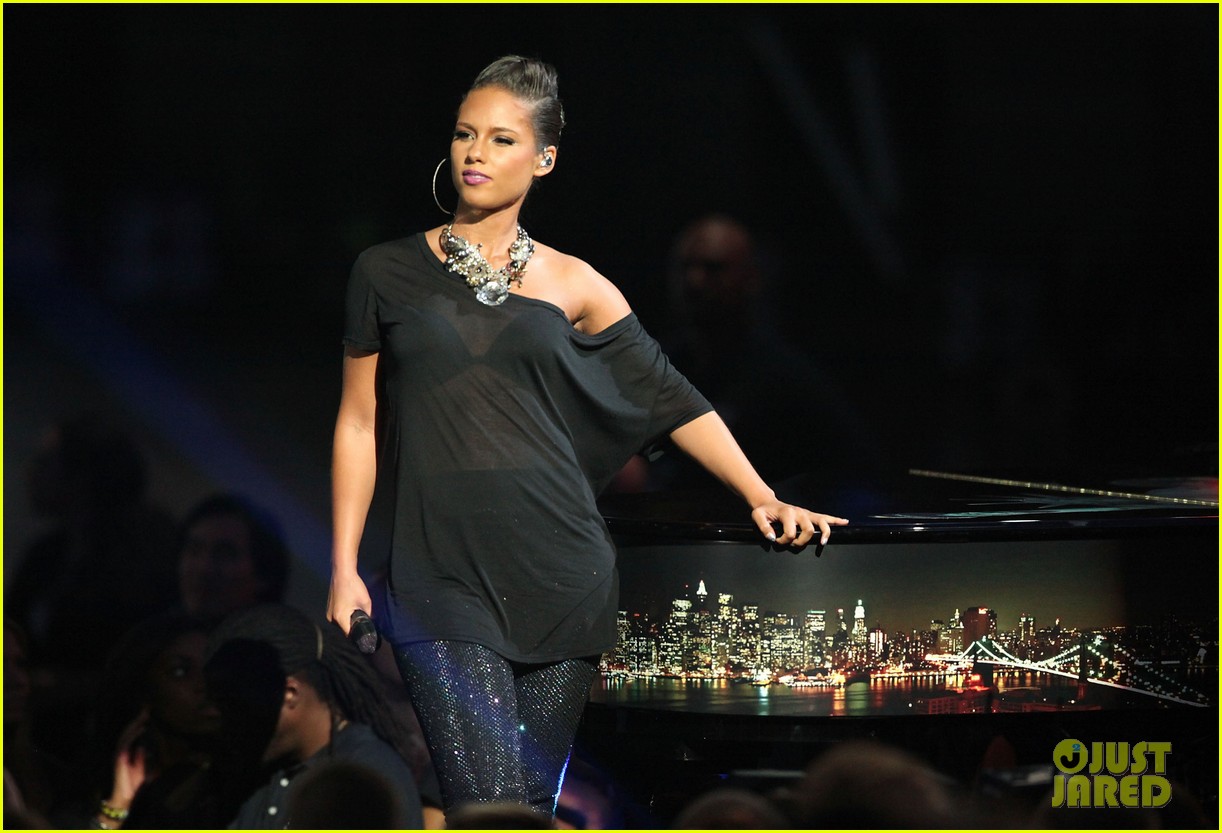 Alicia Keys Finally Addresses Lil Mama Crashing Her VMAs Performance