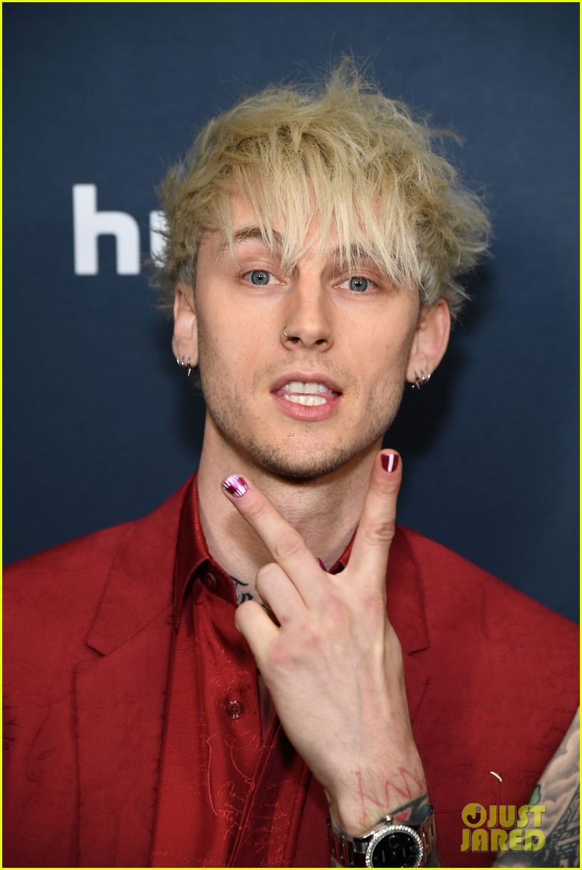 See the Machine Gun Kelly Clue on 'Jeopardy' That Left Every Contestant