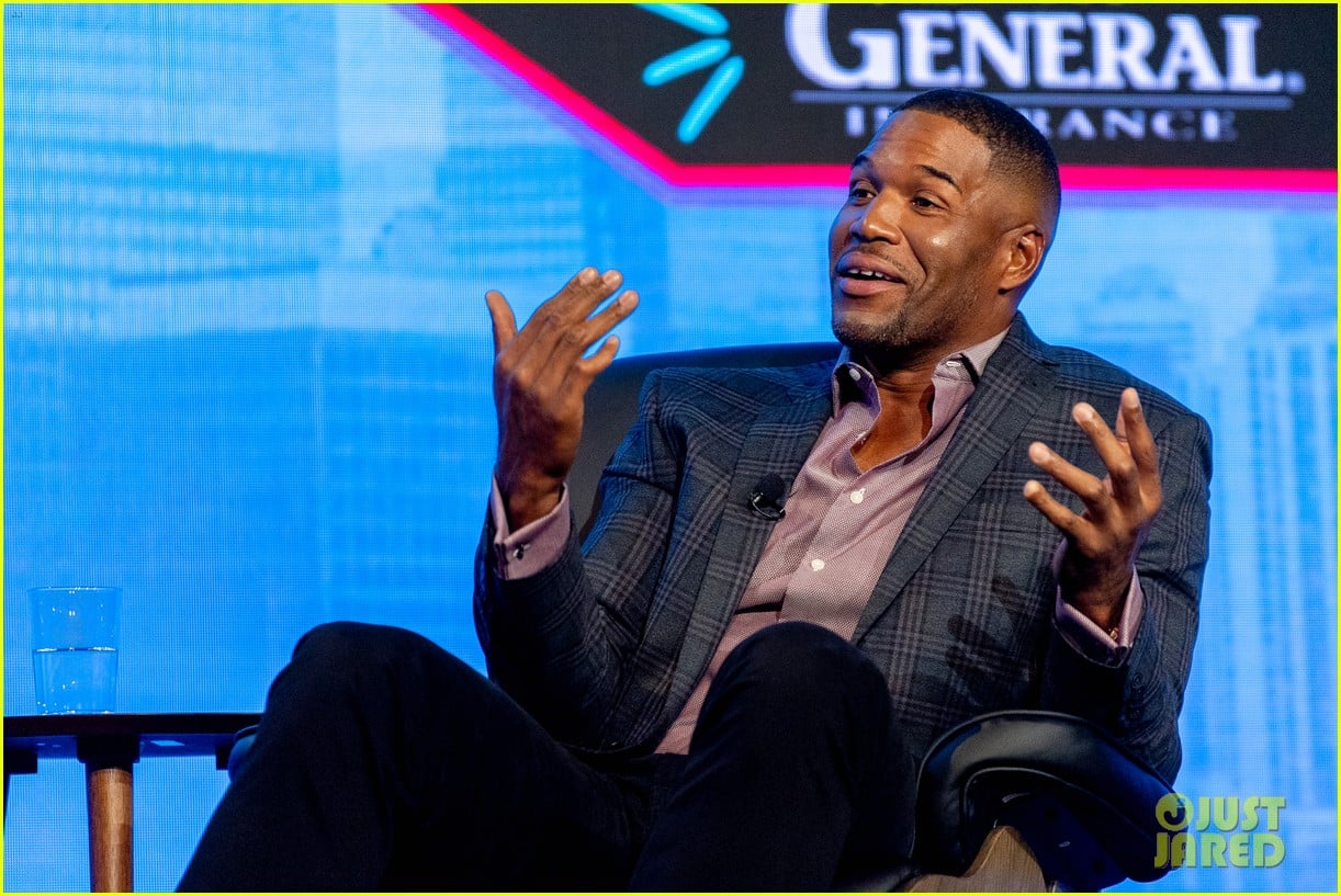 michael strahan flies to space 044677454