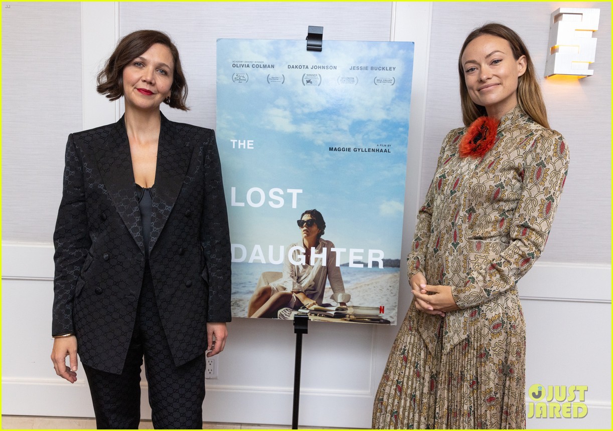 Maggie Gyllenhaal Talks With Olivia Wilde About 'The Lost Daughter