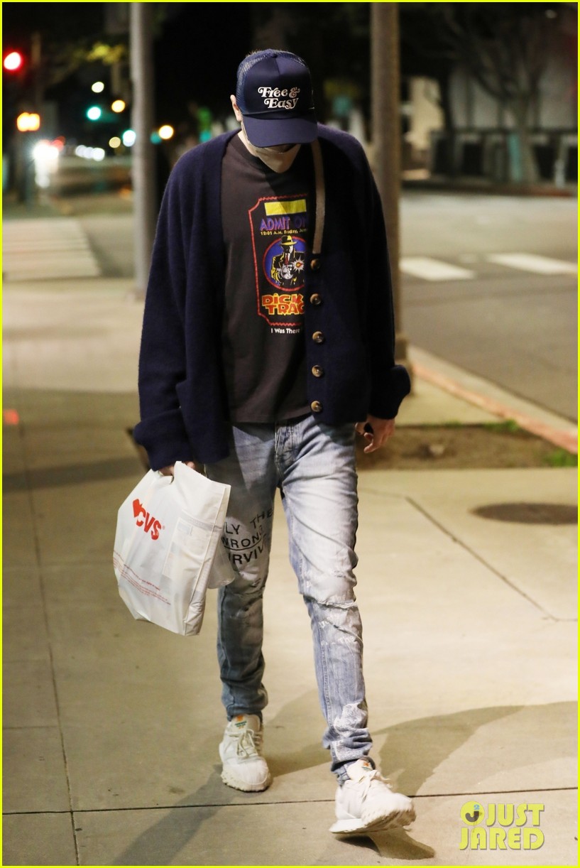 Pete Davidson Goes on a CVS Run on Christmas Eve Photo 4683311