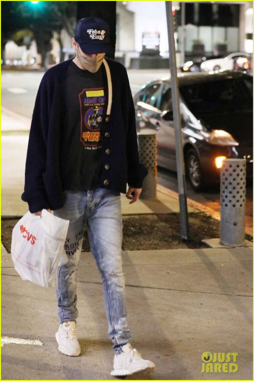 Pete Davidson Goes on a CVS Run on Christmas Eve Photo 4683331