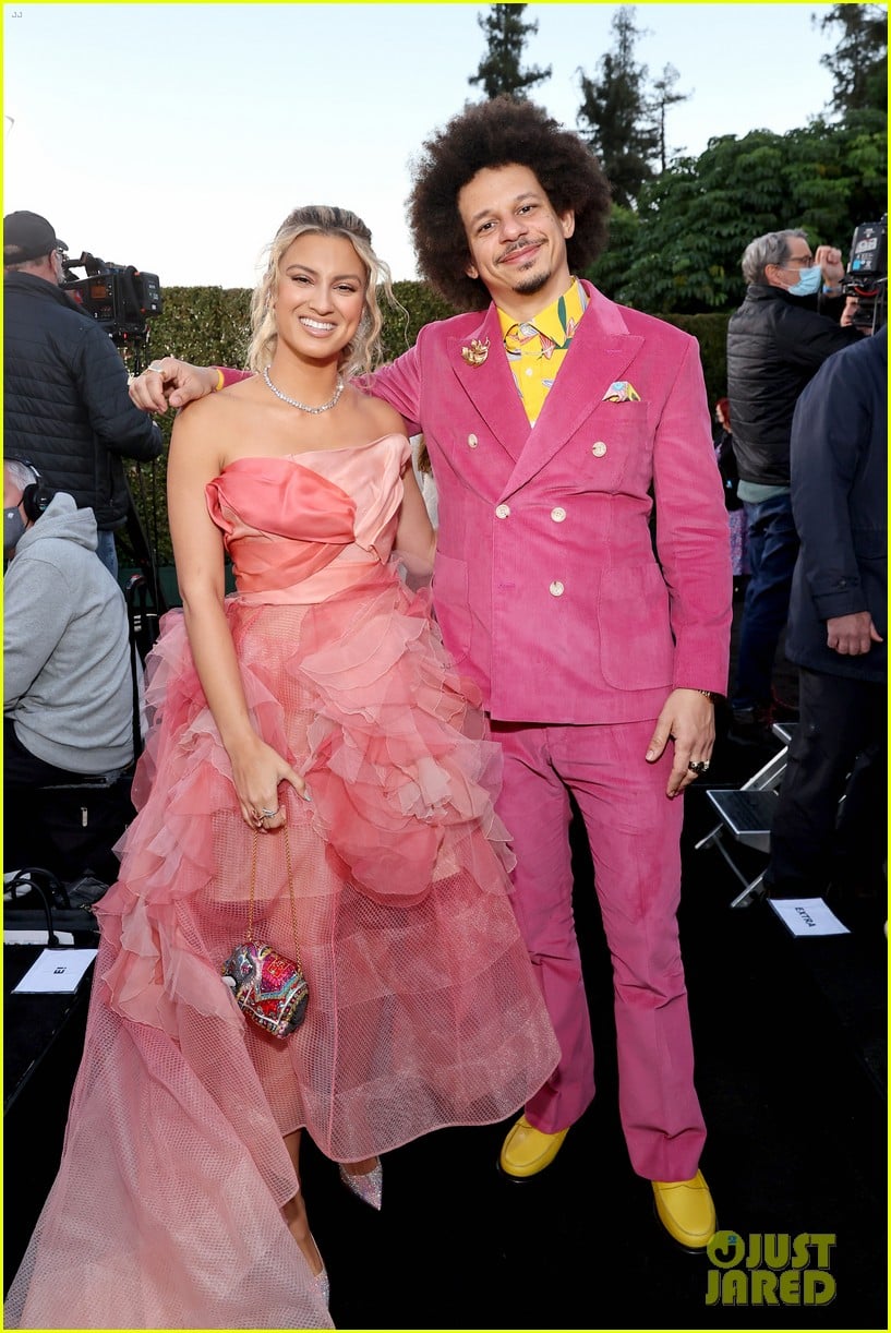 Reese Witherspoon, Tori Kelly & Scarlett Johansson All Wore Pink To