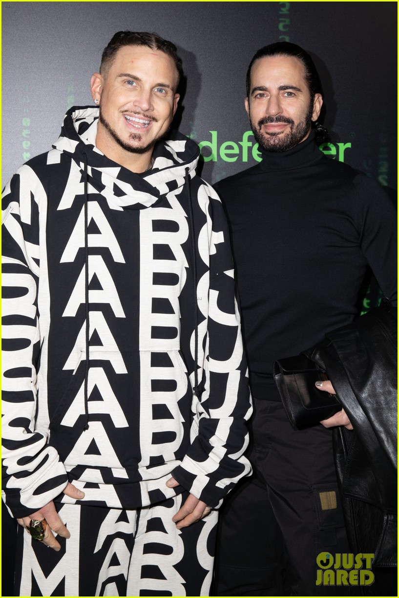 Keanu Reeves Joins Carrie-Anne Moss & Priyanka Chopra at 'The Matrix