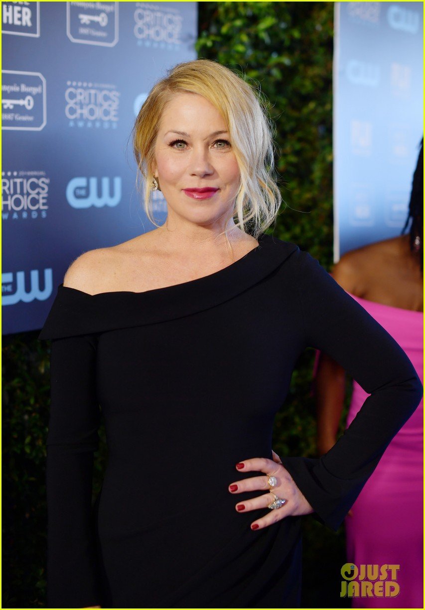 Christina Applegate Shares Health Update on Battle with MS Photo