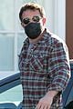 ben affleck loads up on new books during shopping spree 04