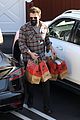 ben affleck loads up on new books during shopping spree 05