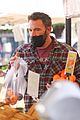 ben affleck does some shopping at farmers market brentwood 03