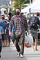 ben affleck does some shopping at farmers market brentwood 05