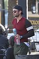 chace crawford sports skin tight shirt to lunch 03