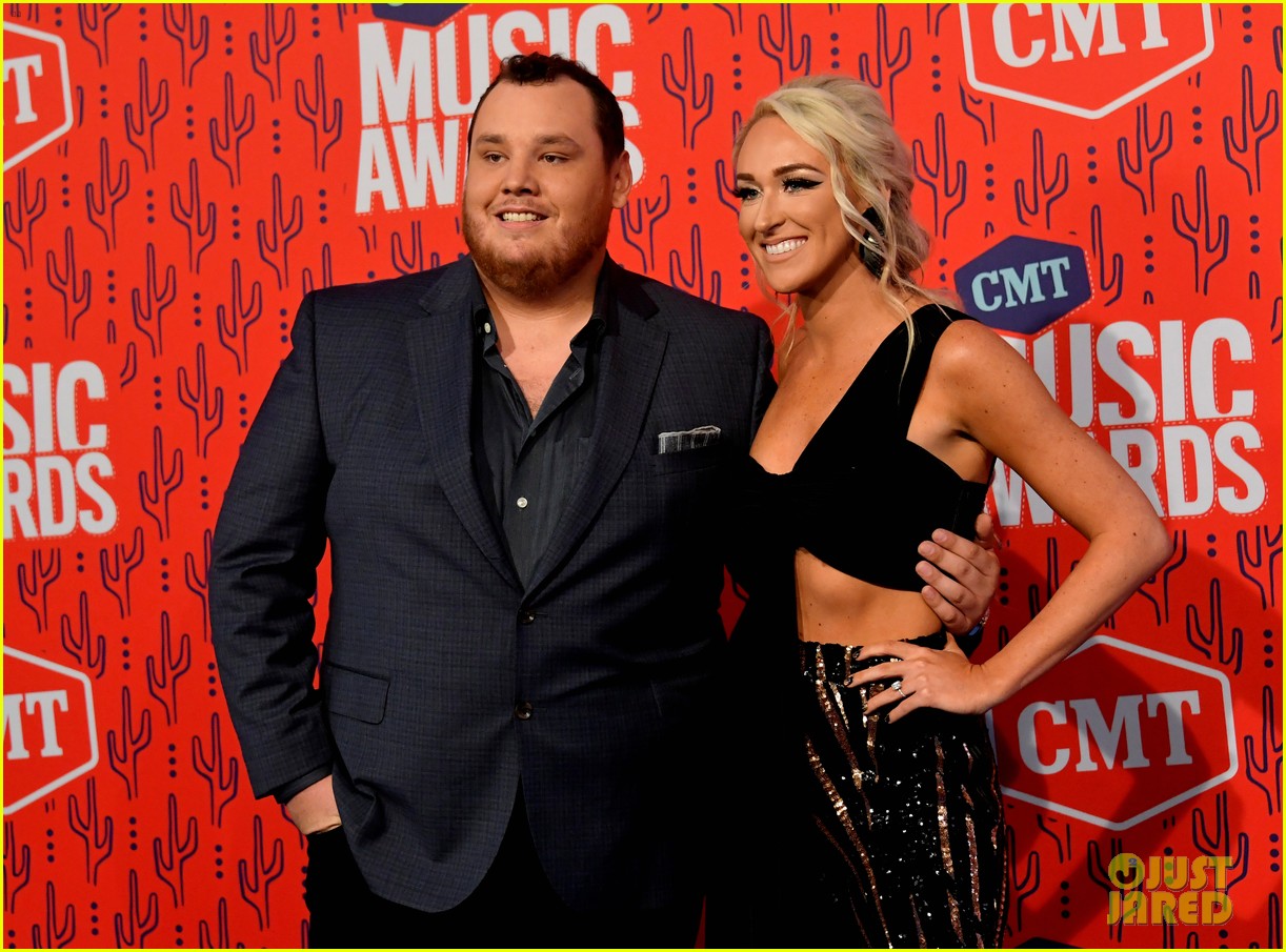 luke combs expecting first child with wife nicole 024692851