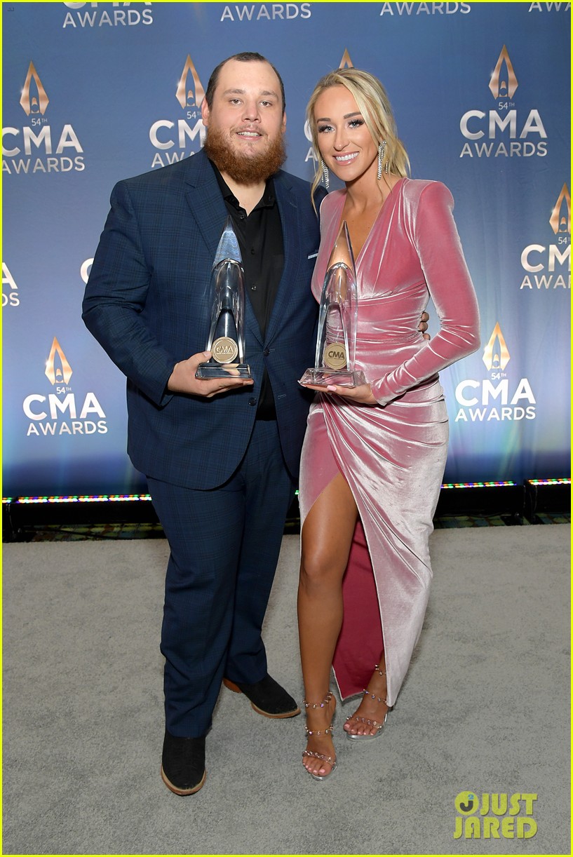 luke combs expecting first child with wife nicole 104692859