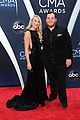 luke combs expecting first child with wife nicole 03