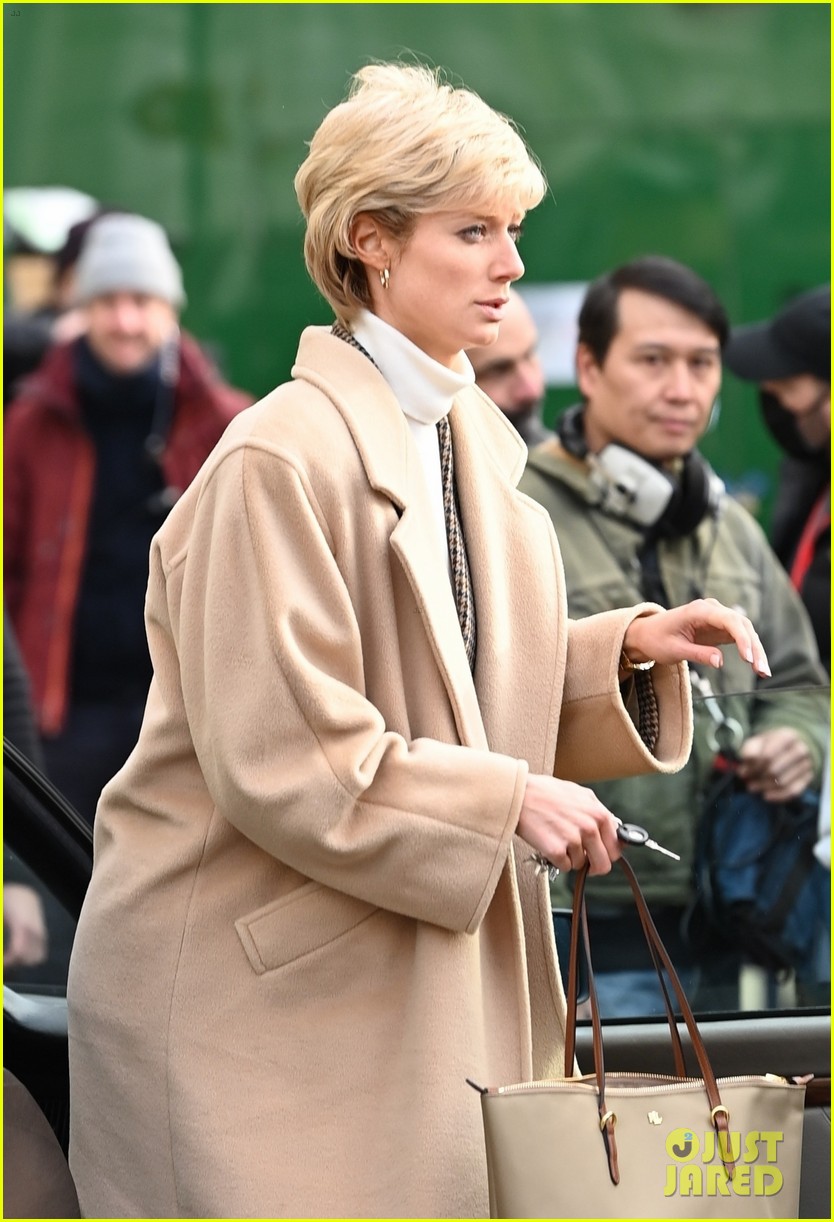 Elizabeth Debicki as Princess Diana in 'The Crown' New Set Pics Show