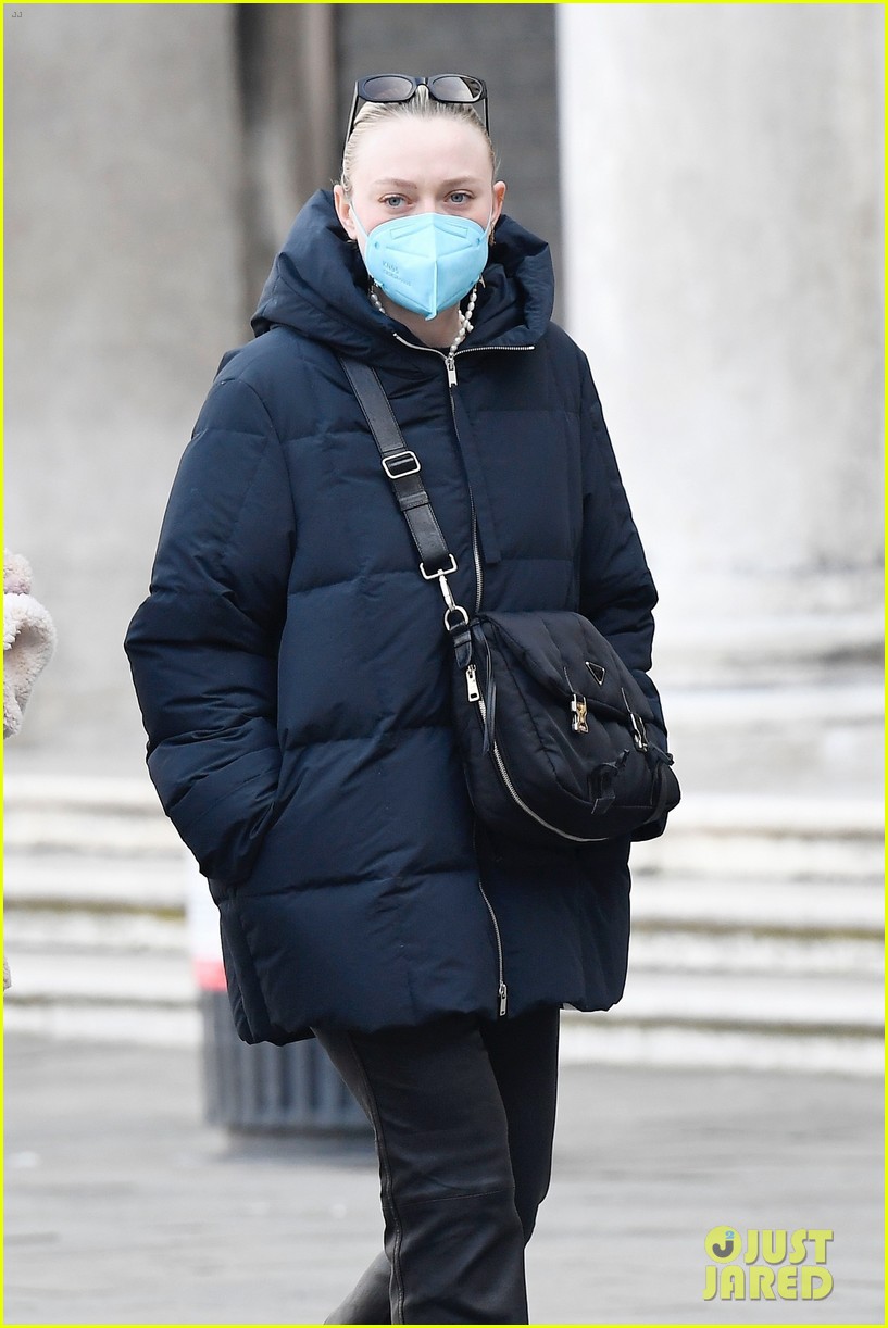 Dakota Fanning & Andrew Scott Take a Break from Filming Their New