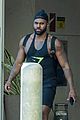 jason derulo shows off fit physique leaving the gym 03