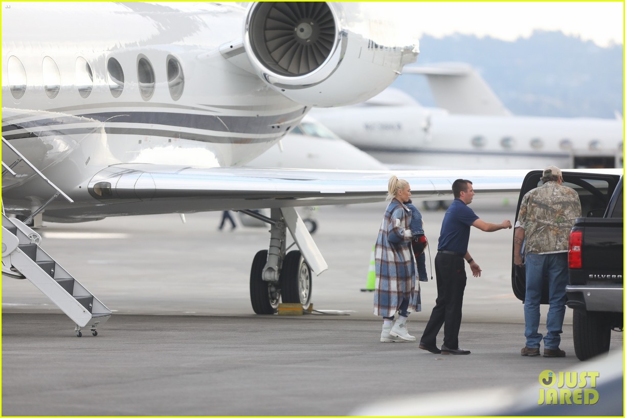 – arriving Los via Stefani Jet in Private Gwen Angeles Gwen Stefani’s