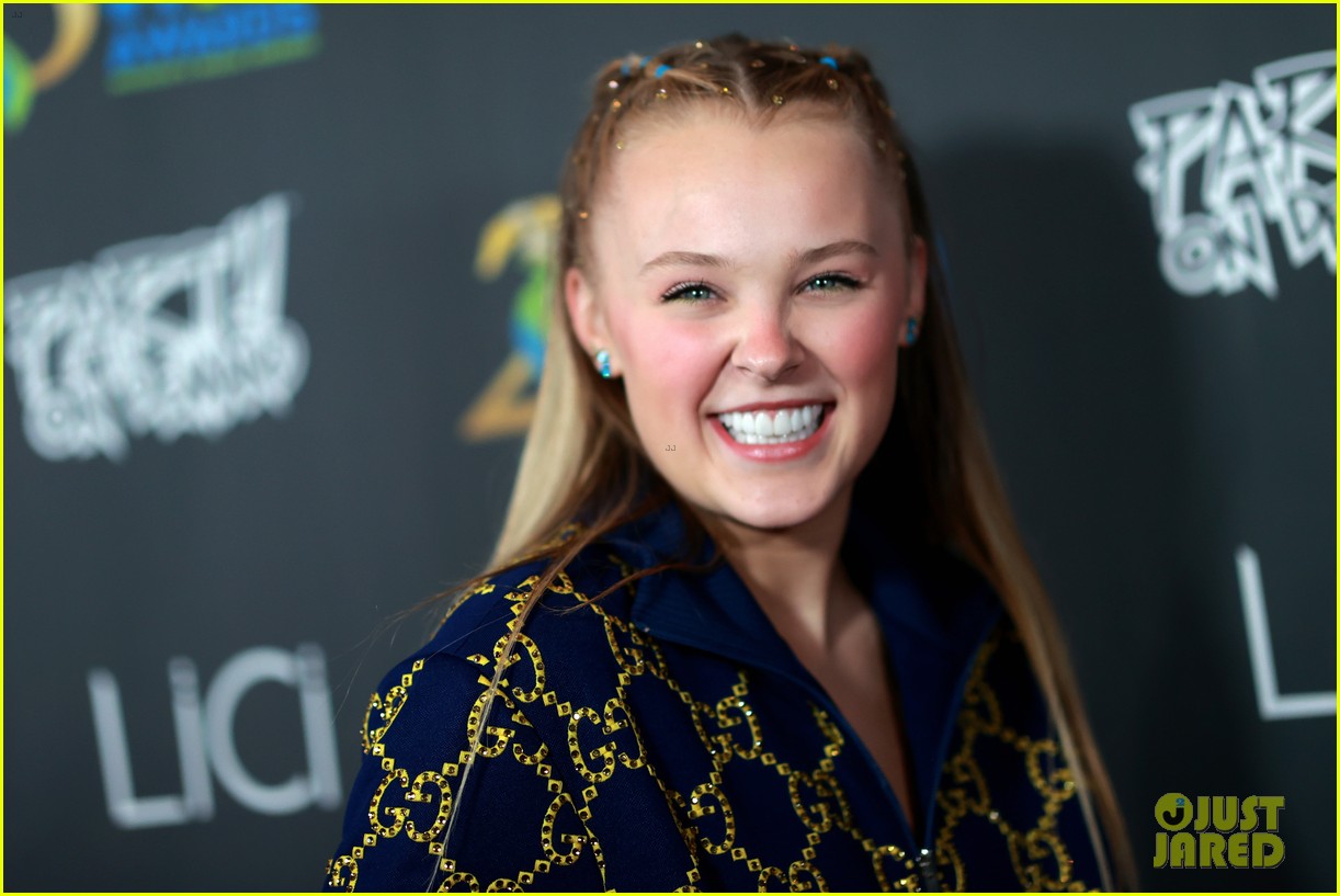 JoJo Siwa Celebrates OneYear Anniversary of Coming Out as Gay in