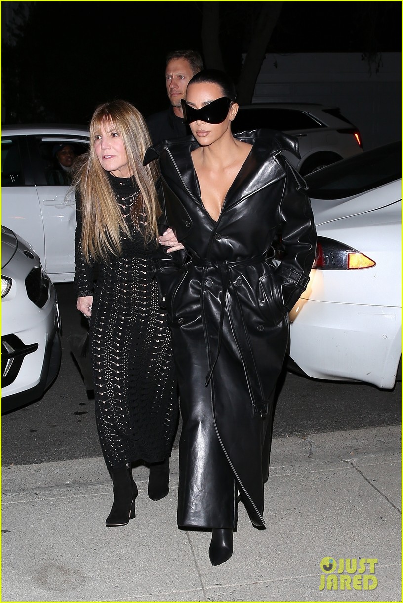 kim kardashian wears large sunglasses black leather trench coat art gallery 07