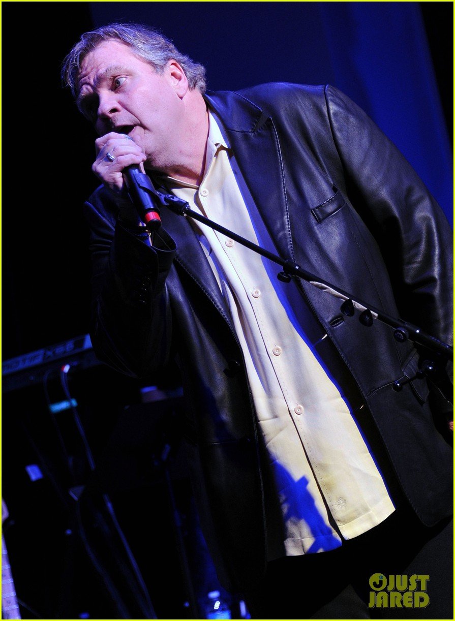 Meat Loaf Dead 'Bat Out of Hell' Singer Dies at 74, Family Confirms in Statement Photo