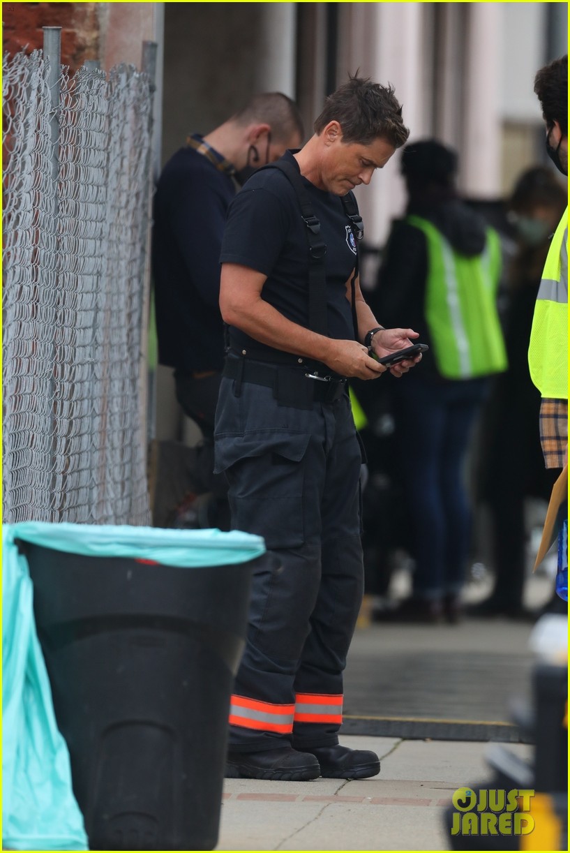 Rob Lowe Suits Up In His Firefighter Gear to Film '911 Lone Star