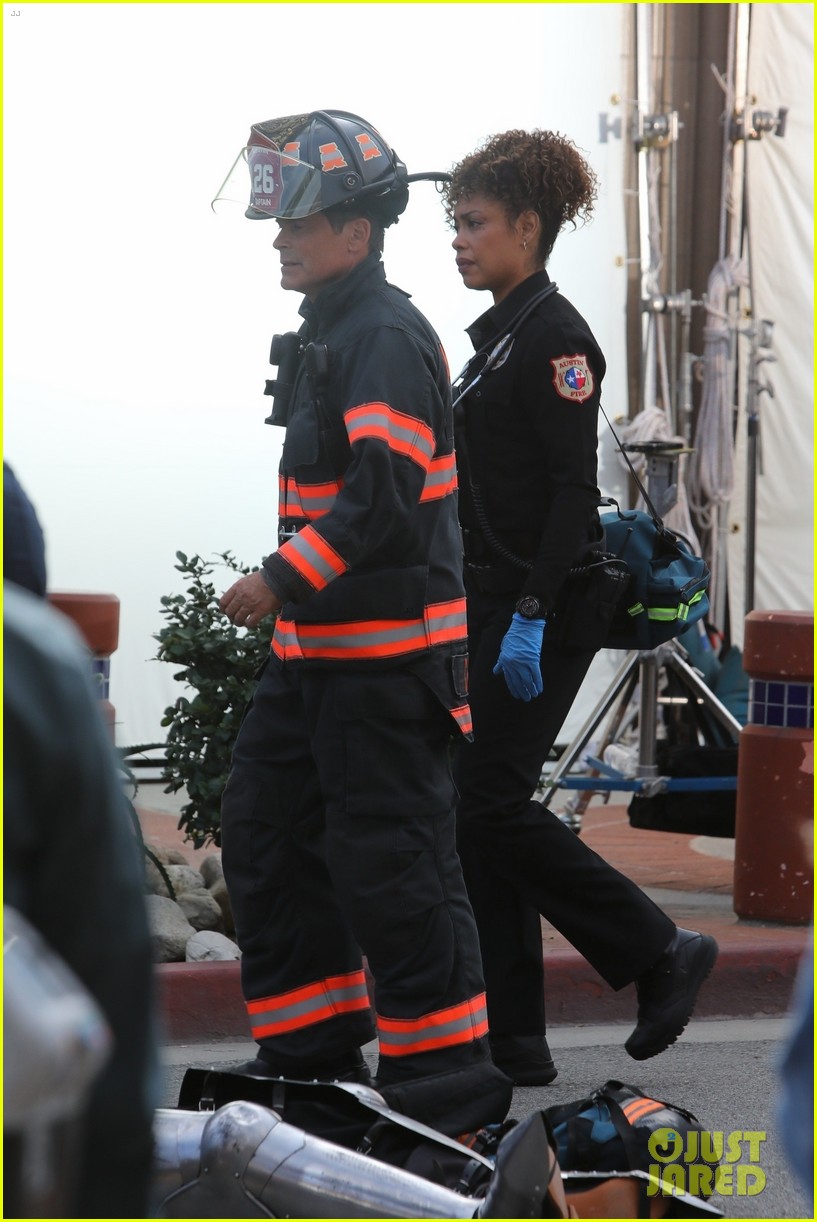 Rob Lowe Suits Up In His Firefighter Gear to Film '911 Lone Star
