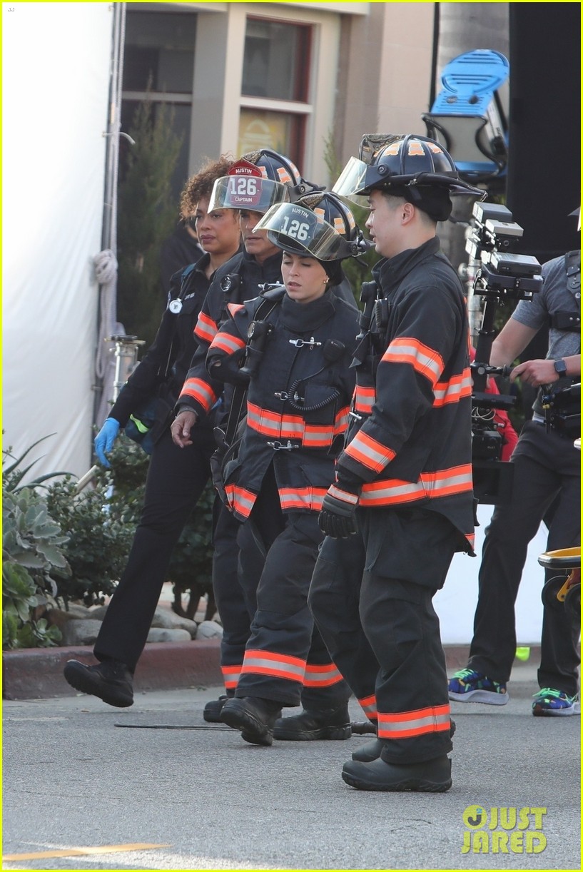 Rob Lowe Suits Up In His Firefighter Gear to Film '911 Lone Star