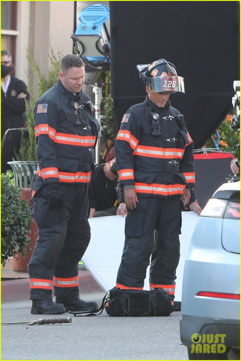 Rob Lowe Suits Up In His Firefighter Gear to Film '911 Lone Star