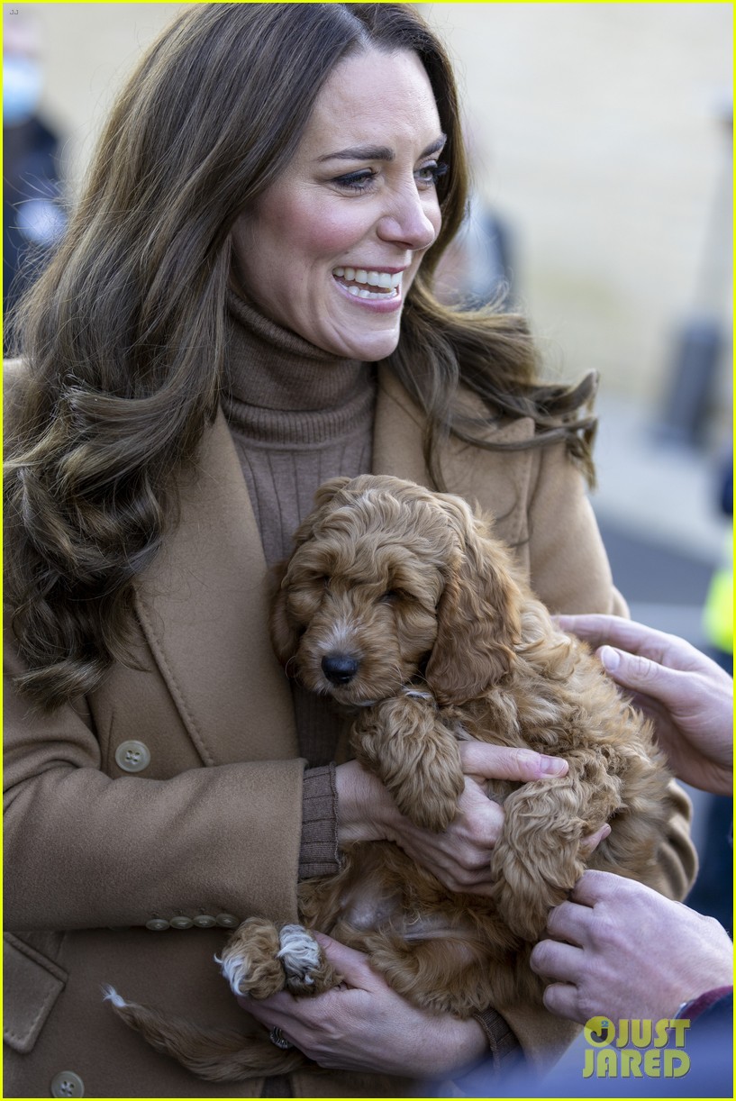 Duchess Kate Middleton & Prince William Meet a Therapy Puppy Named