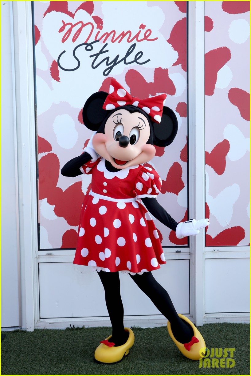 Disney Womens Plus Size Pajama Set Minnie Mouse Lounge Wear, Black Tee &  Grey Pants, M price in UAE | Amazon UAE | kanbkam