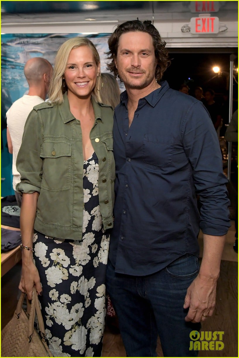 Oliver Hudson Reveals How His Wife & Family Feel About His Naked