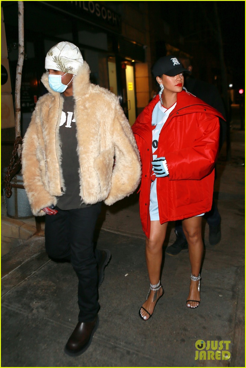 rihanna asap rocky keep close on dinner date in nyc 034693894
