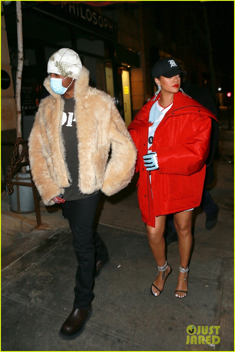 rihanna asap rocky keep close on dinner date in nyc 064693897