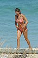 kate walsh packs on the pda with boyfriend andrew nixon at the beach 22