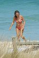 kate walsh packs on the pda with boyfriend andrew nixon at the beach 33