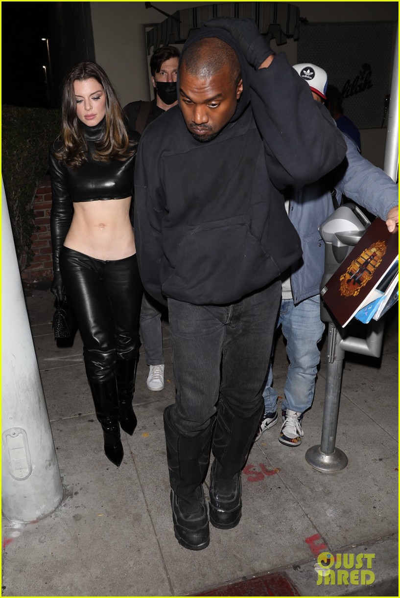 Kanye West & Julia Fox Sneak a Kiss During Night Out Photo 4689842