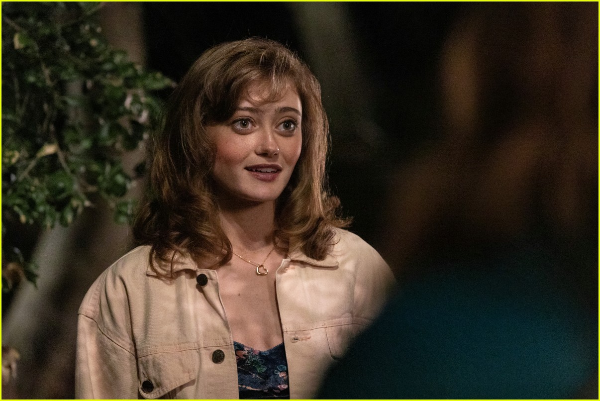 What Time Do New 'Yellowjackets' Episodes Premiere on Showtime? Stream