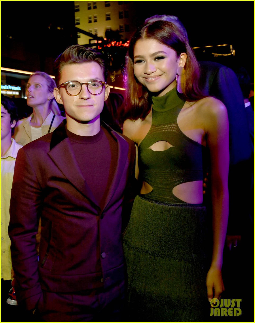 Zendaya & Tom Holland Spotted On a &lsquo;Harry Potter&rsquo; Date with His Family