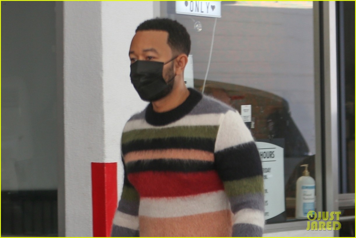 Chrissy Teigen & John Legend Go Out for a Valentine's Day Breakfast in