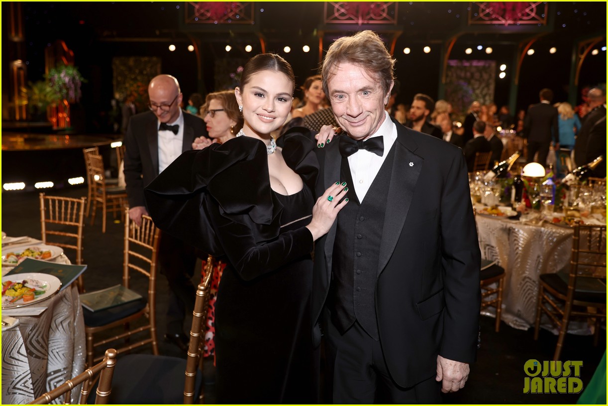 Selena Gomez Joins Her &#39;Only Murders in the Building&#39; Co-Stars at SAG  Awards 2022!: Photo 4712658 | 2022 SAG Awards, Aaron Dominguez, Amy Ryan,  Jackie Hoffman, Martin Short, SAG Awards, Selena Gomez