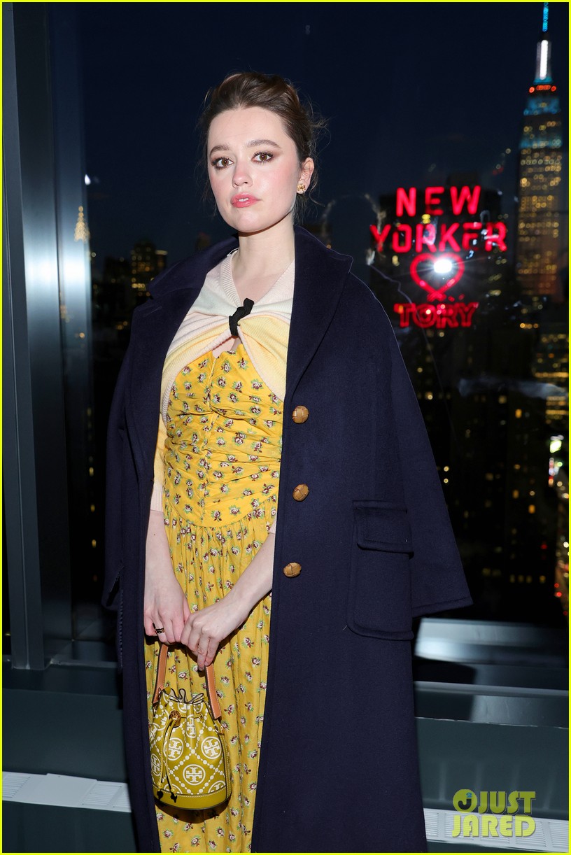 Katie Holmes, Uma Thurman, & More Step Out for Tory Burch's NYFW Show