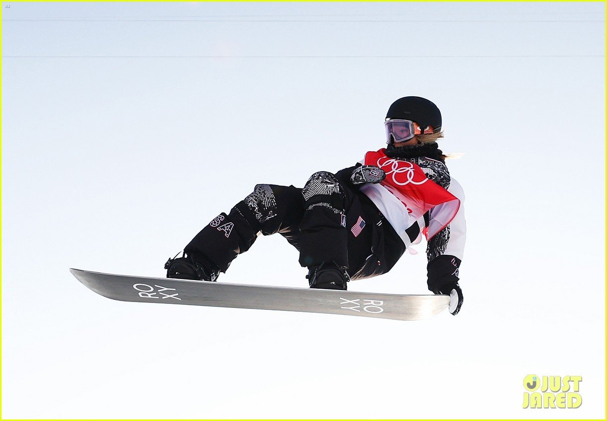 Chloe Kim Wins Gold, Makes Olympic History in Halfpipe Event Watch(02)
