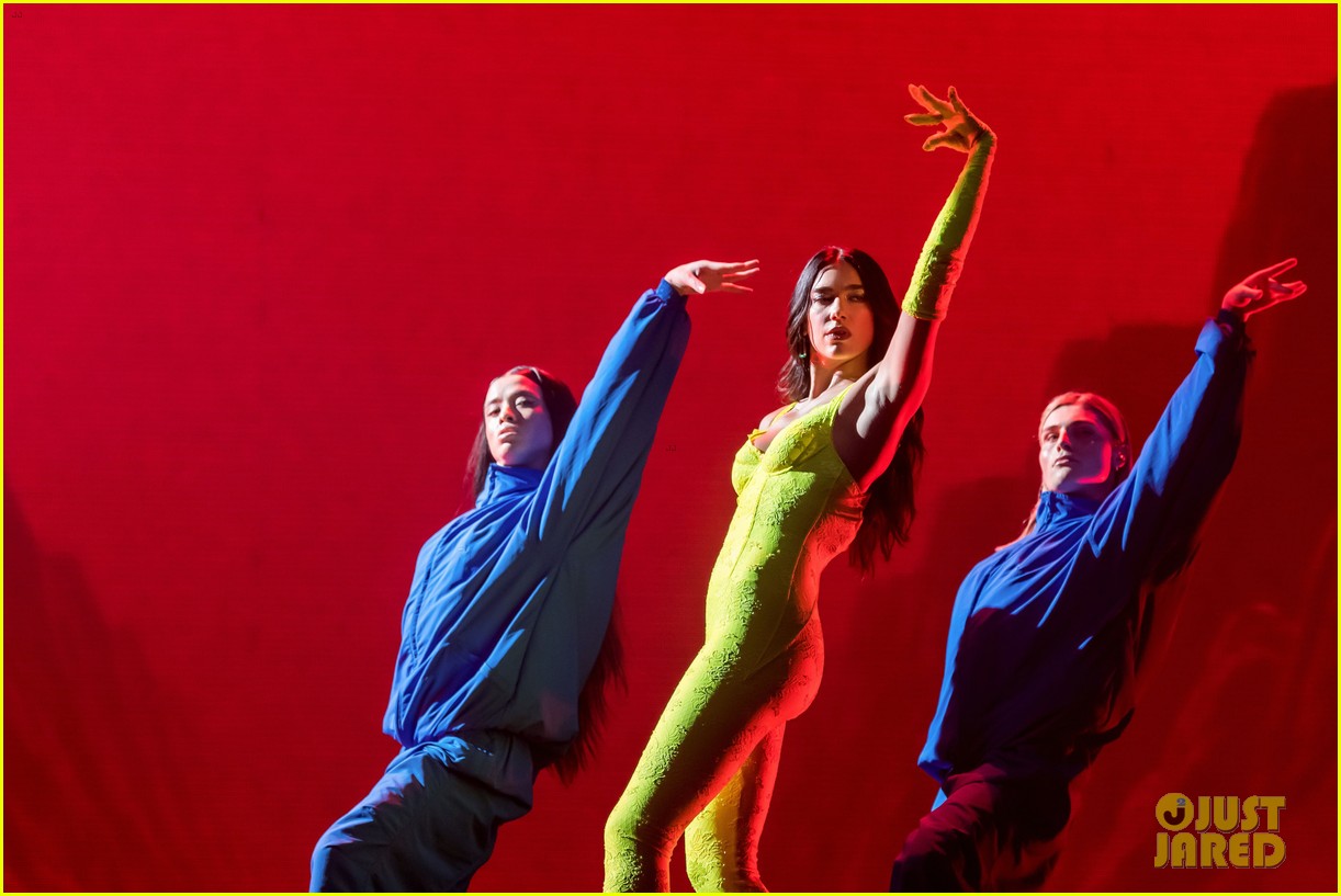 Dua Lipa Kicks Off 'Future Nostalgia Tour' 2022 - Set List Revealed