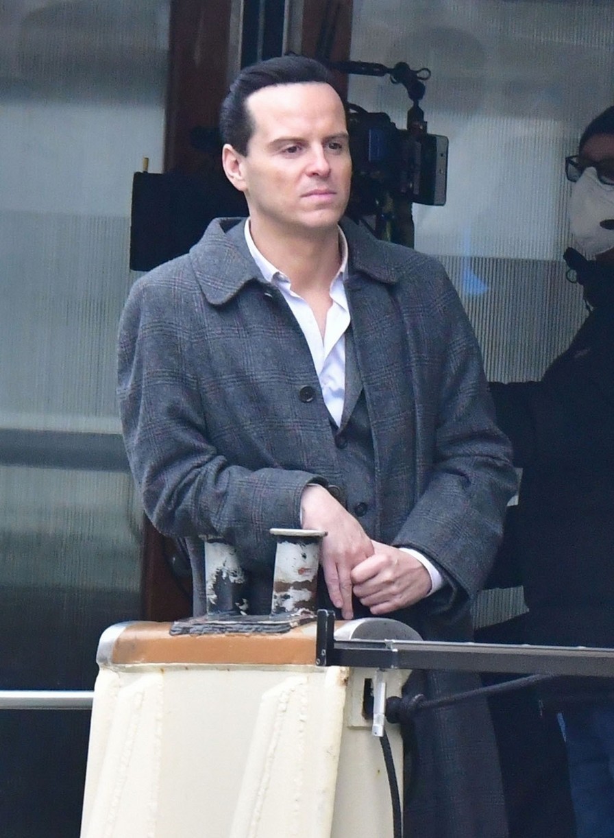Andrew Scott & Dakota Fanning Sneak Around With Suitcases On 'Ripley
