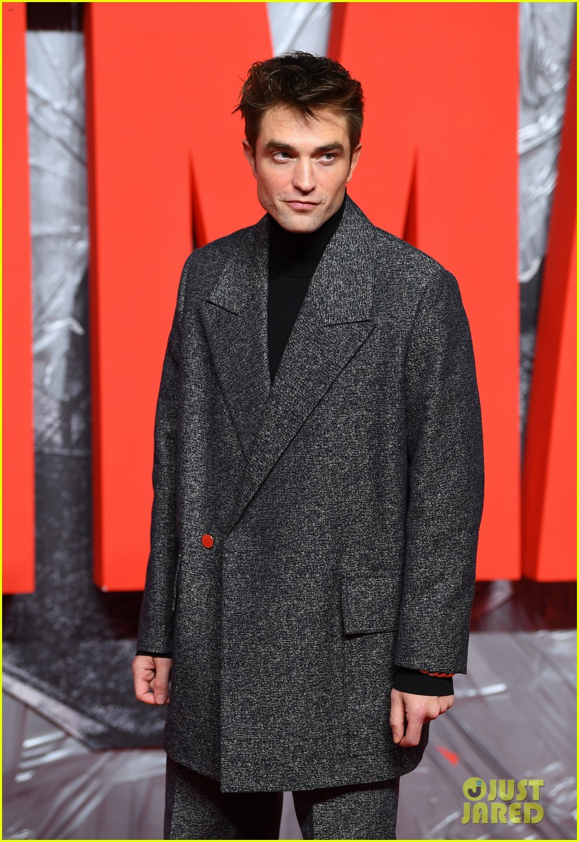 Robert Pattinson & Zoe Kravitz Reunite for 'The Batman ...