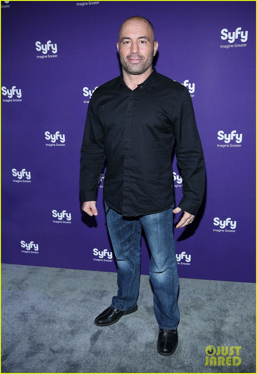 joe-rogan-s-salary-from-spotify-is-reportedly-way-more-than-100