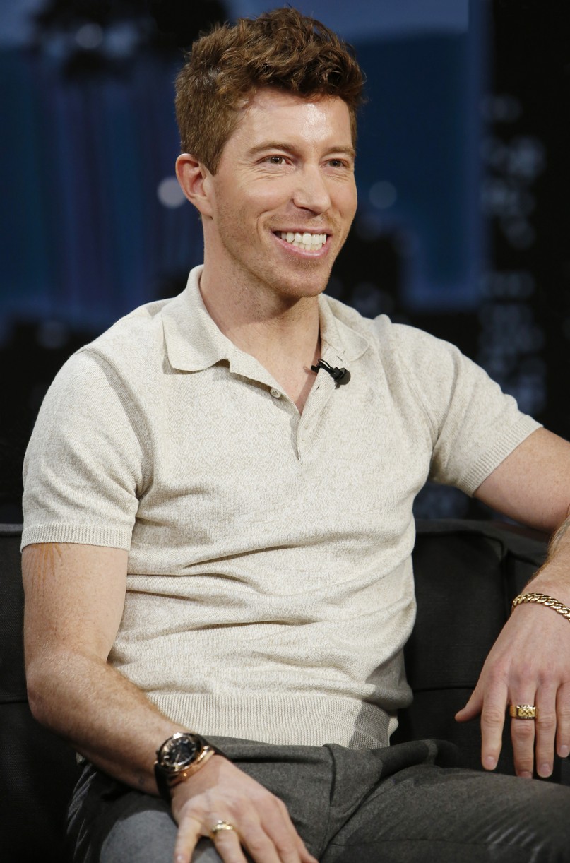 Nina Dobrev Had Shaun White Make A List of Things To Do After(02)