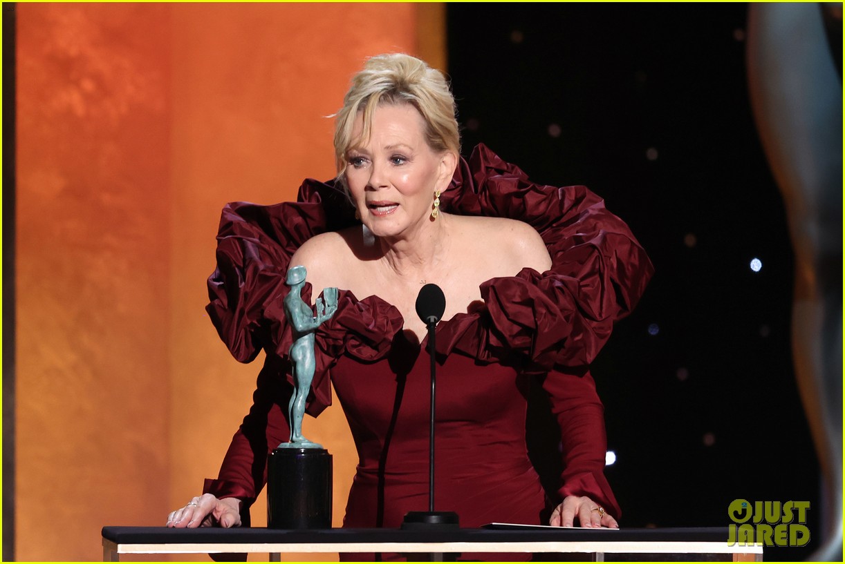 Jean Smart Wins for Best Female Actor in a Comedy Series at SAG Awards