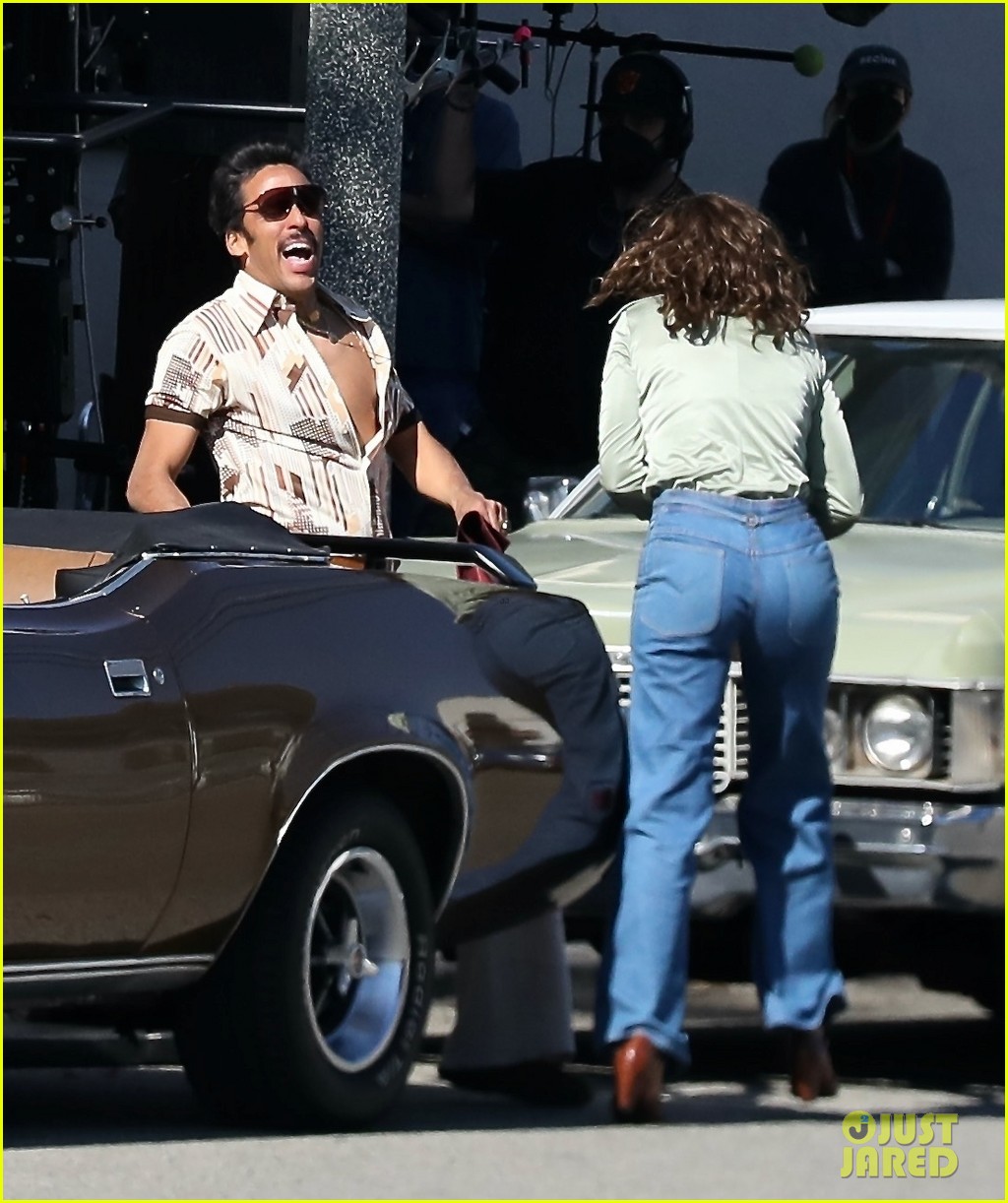 Sofia Vergara Chases Her Co-Star Around with a Bat While Filming